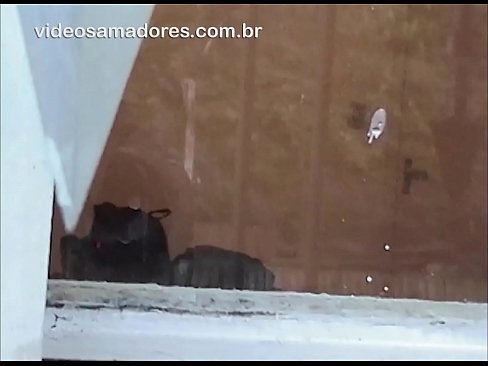 ❤️ Home cachondo mirando á súa moza con outro mozo, gravando un vídeo de carallo sen molestar á parella ❤️ Vídeo de sexo na pornografía gl.xxxshake.ru ﹏