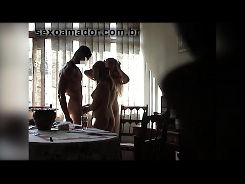 ❤️ Os amigos sexuais invitan a un home xigante e a un trío con el ❤️ Vídeo de sexo na pornografía gl.xxxshake.ru ﹏