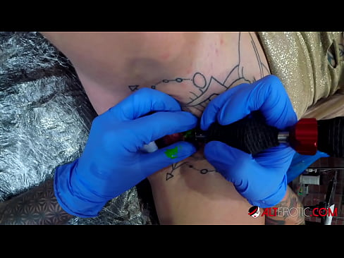 ❤️ Sully Savage, moi tatuada, tatuouse no clítoris ❤️ Vídeo de sexo na pornografía gl.xxxshake.ru ﹏